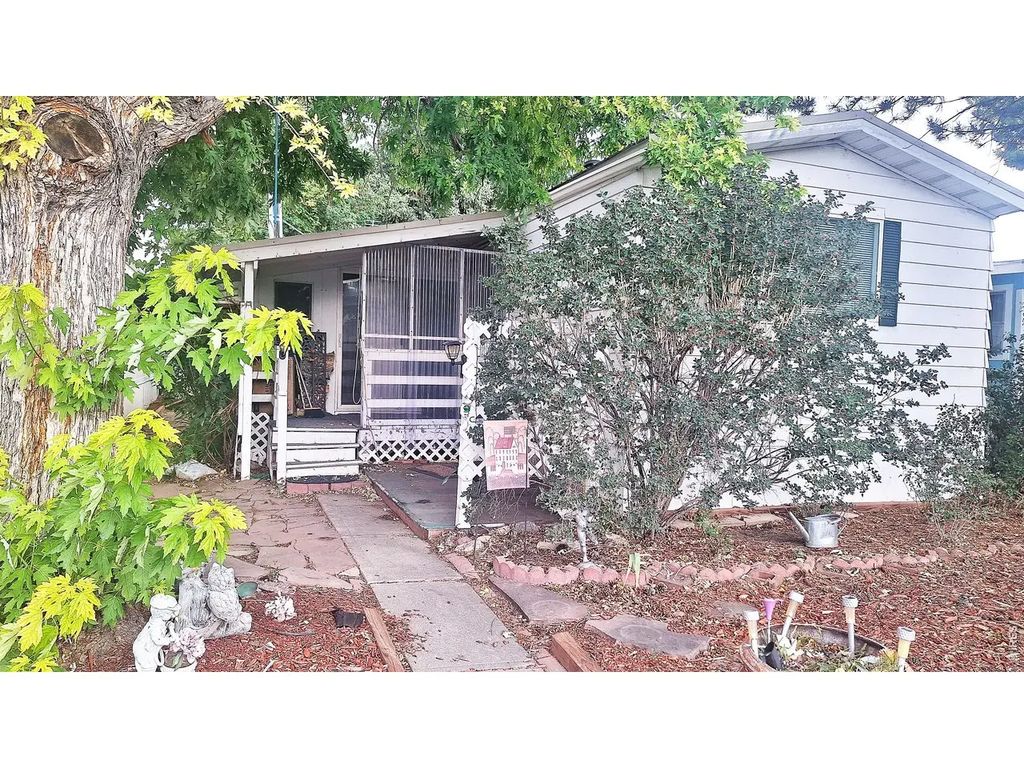 221 W 57th St #4a, Loveland