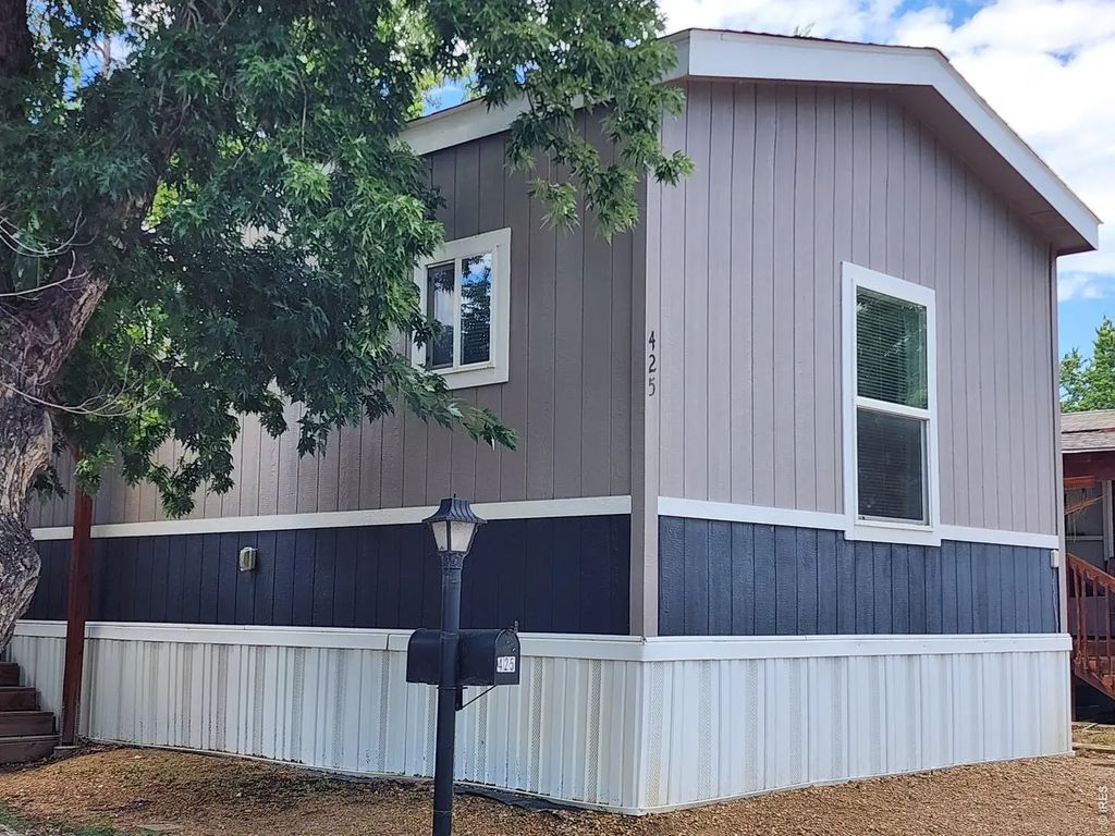 425 Barnard Ct, Longmont