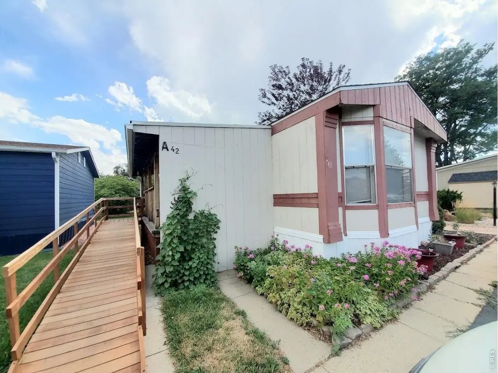 221 W 57th St 42a, Loveland