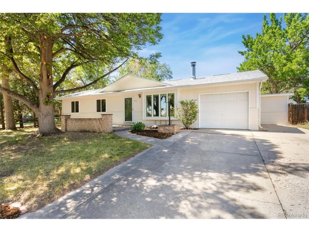 513 N Impala Dr, Fort Collins