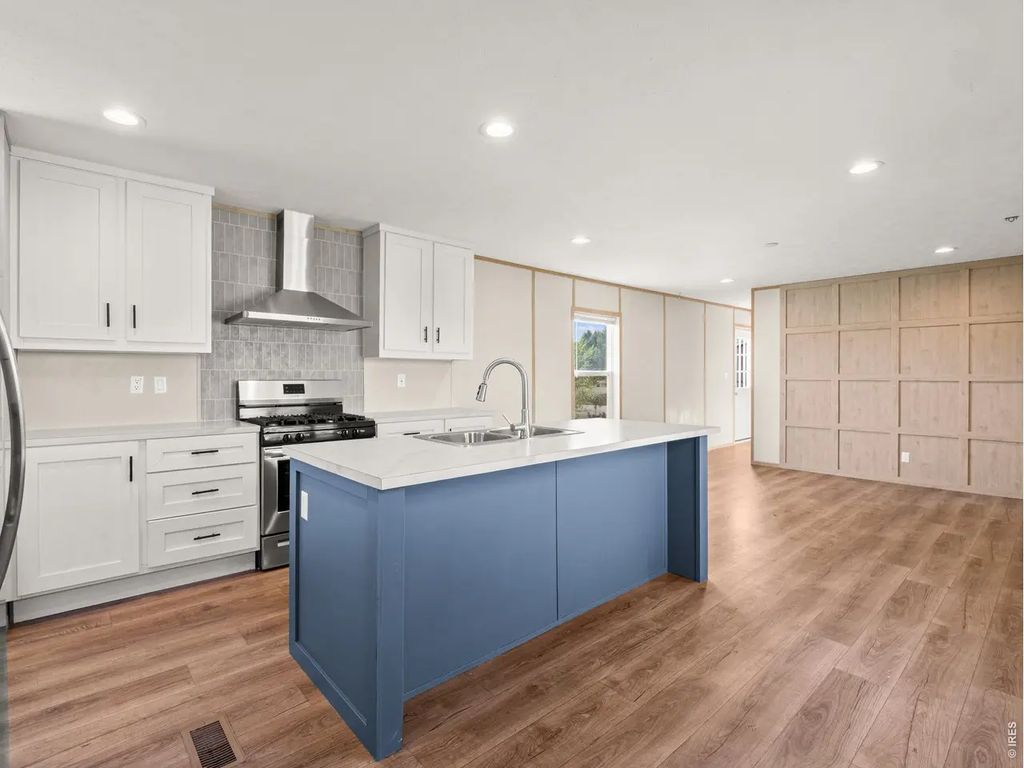 420 E 57th St 83, Loveland