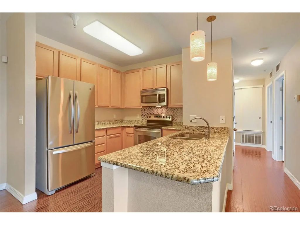 804 Summer Hawk Dr 4203, Longmont