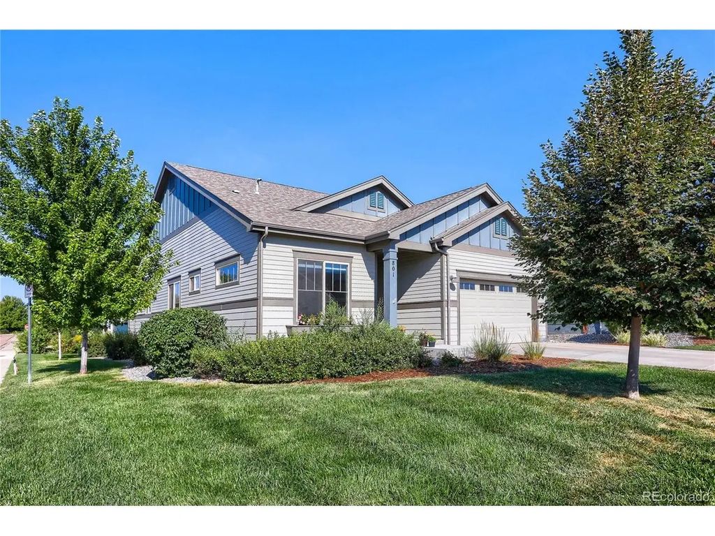 801 Widgeon Dr, Longmont