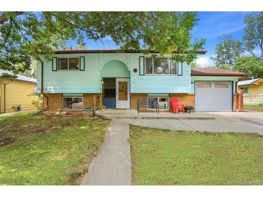 18 Kodiak Ct, Longmont