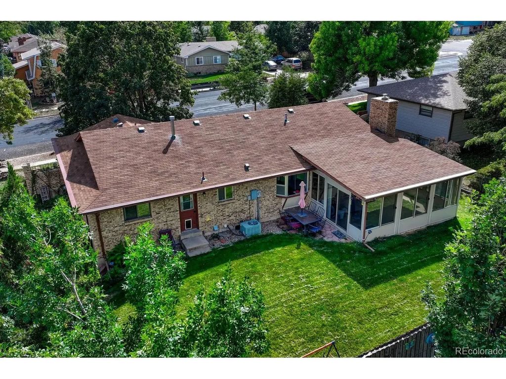1327 E 19th St, Loveland
