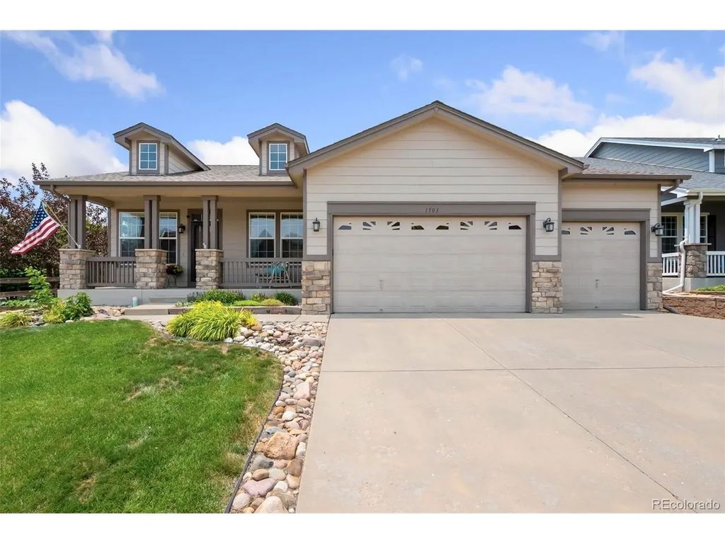1903 Rannoch Dr, Longmont