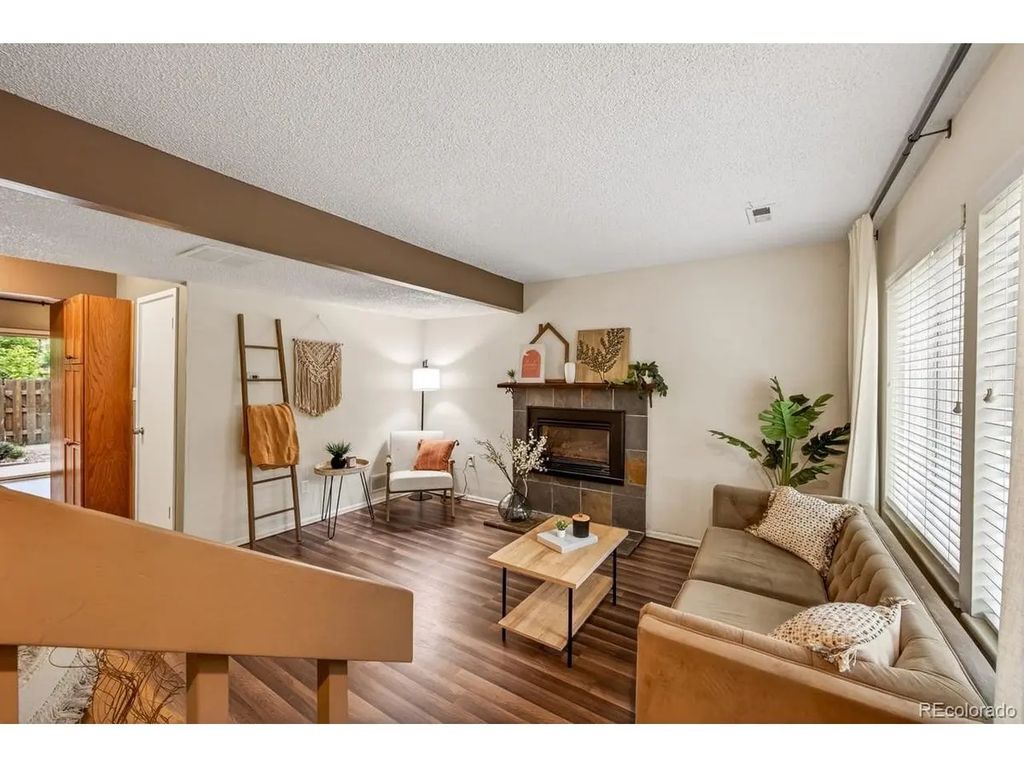 985 W 10th St C4, Loveland