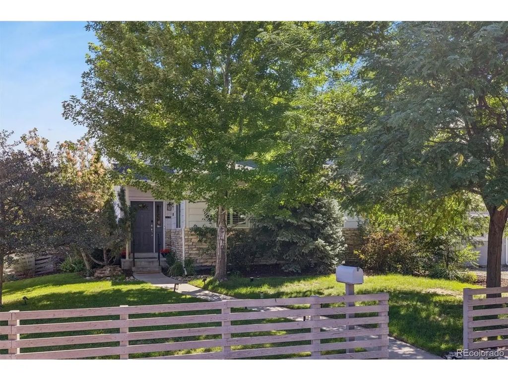 902 S Leyden St, Denver