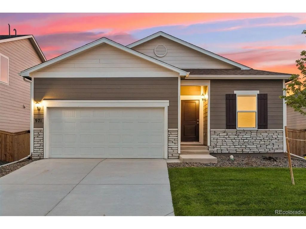 971 Cascade Falls St, Severance