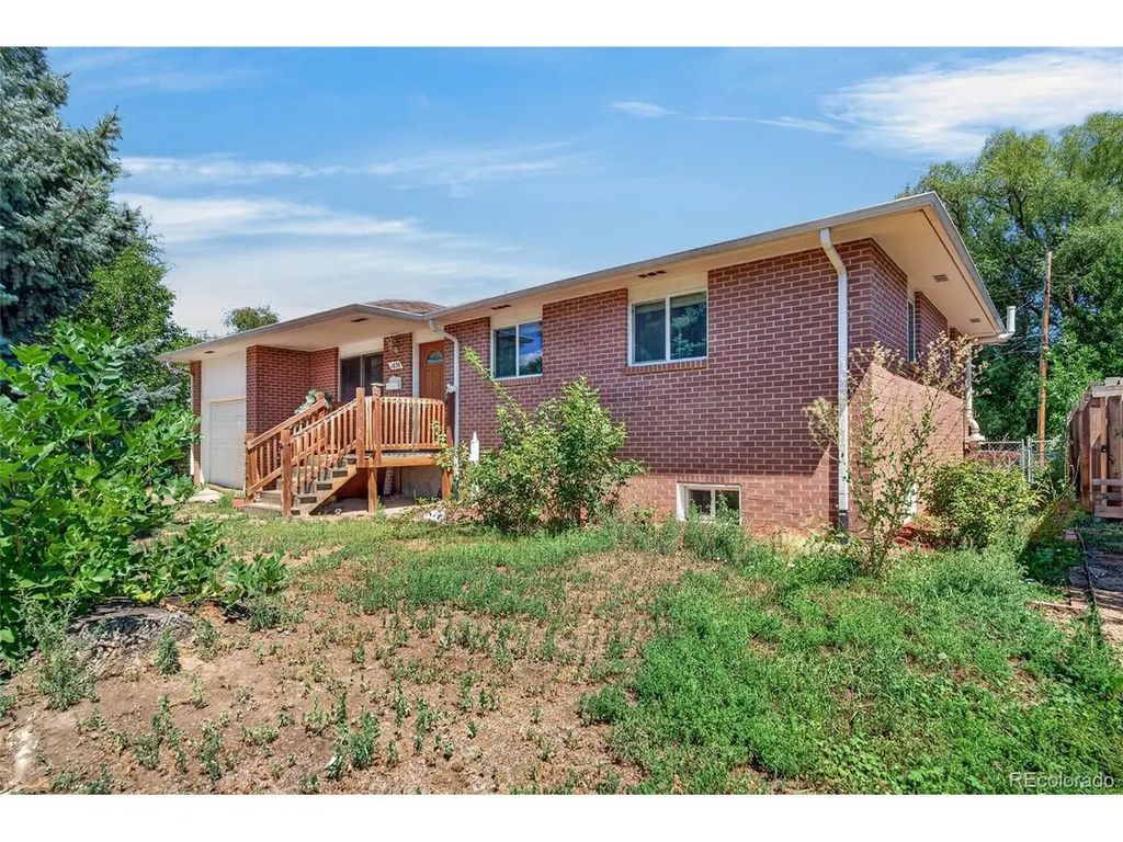 1830 Jewel Dr, Longmont