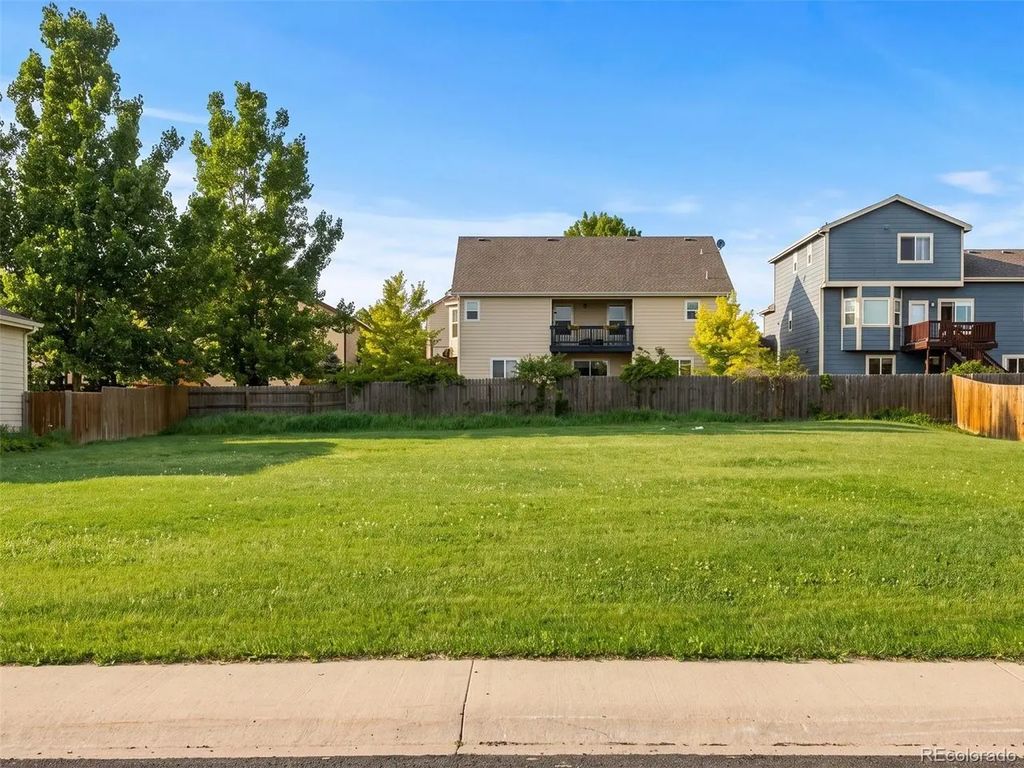 833 Cliffrose Way, Severance