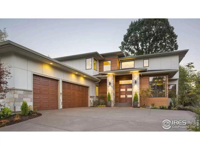 1826 Frost Dr, Windsor