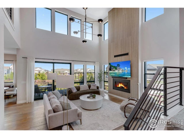 1881 Frost Dr, Windsor