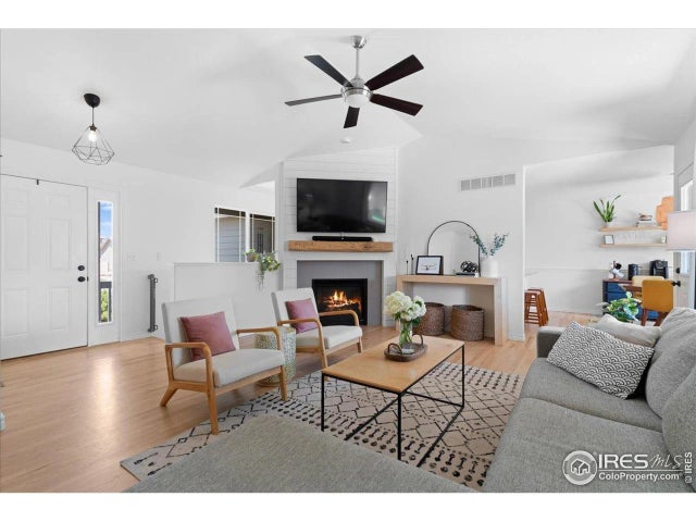 9074 Plainsman Dr, Wellington