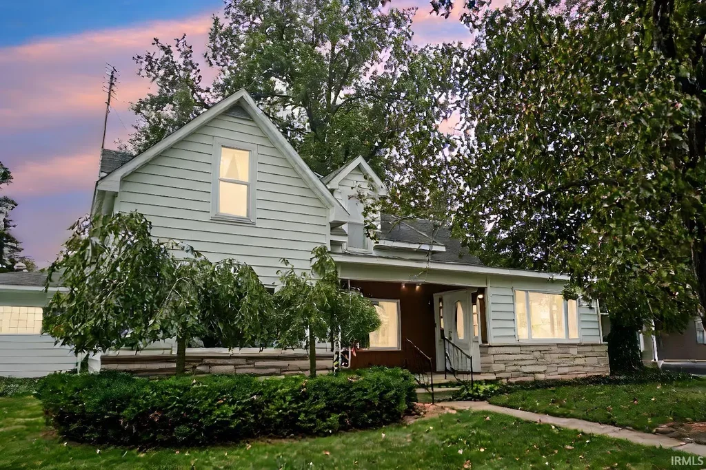 303 E Main Street, Medaryville