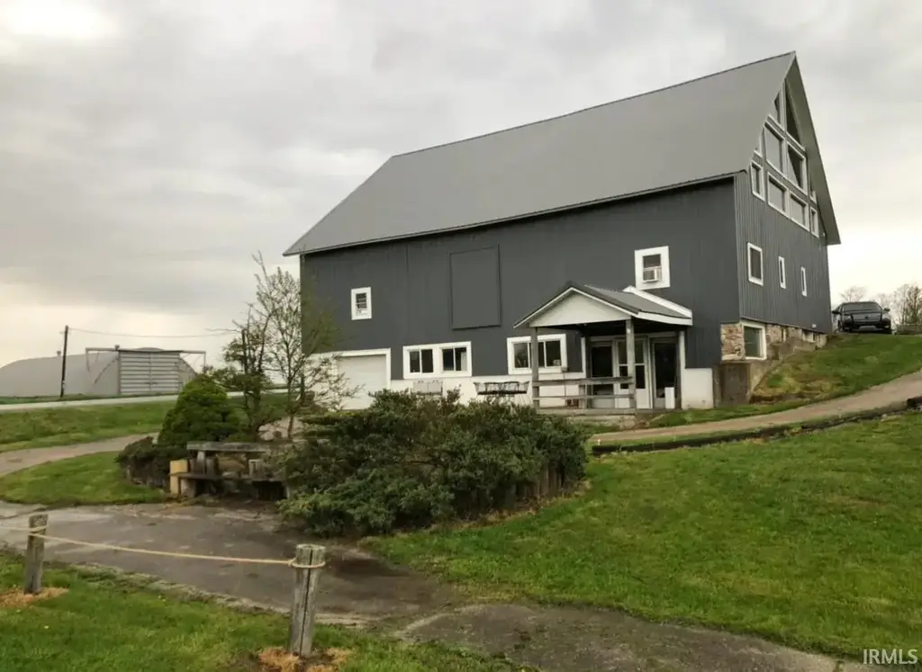 625 N State 75 Road, Flora