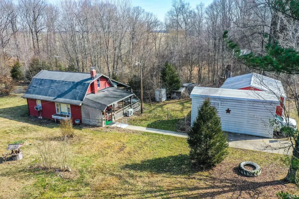 7716 N Lydy Road, Bloomington