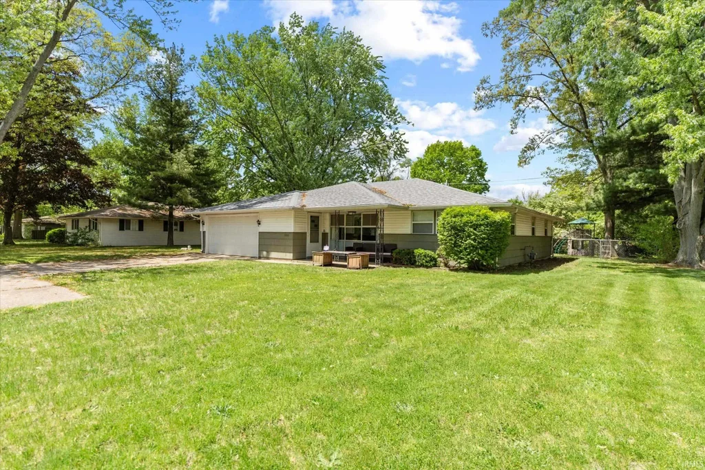 17495 Cleveland Road, South Bend