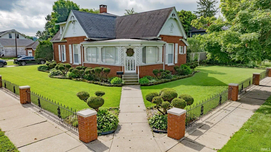 27 N Edwards Street, Worthington