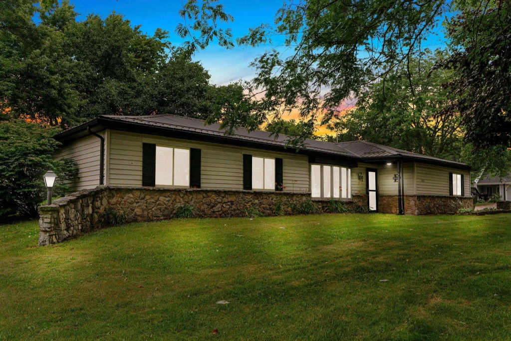 1000 W Toledo Street, Fremont