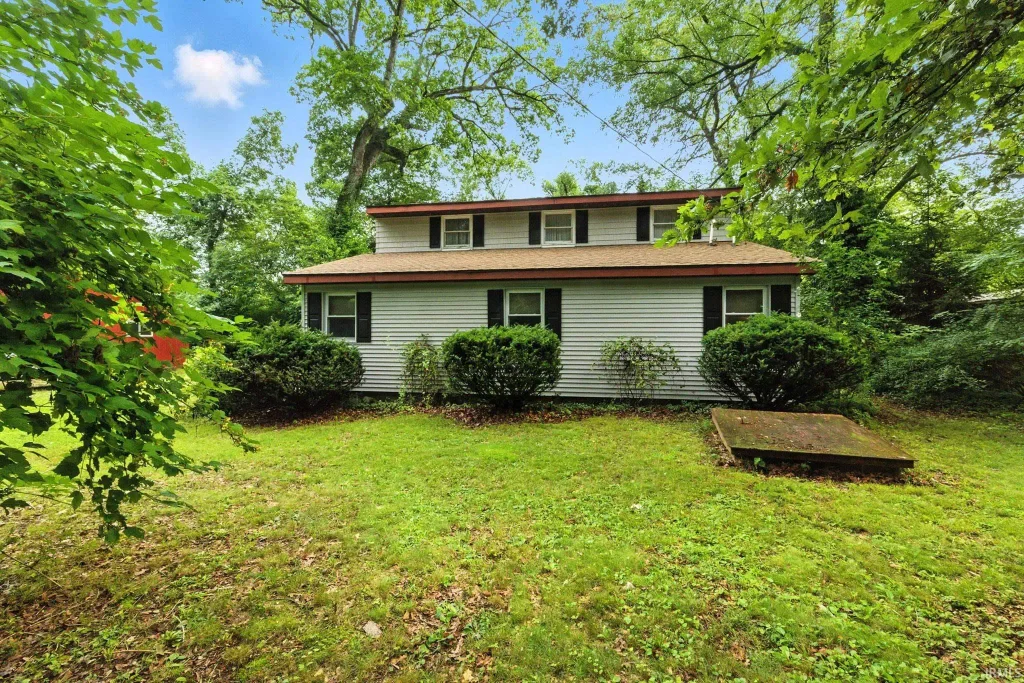 8030 S 475 W, Winamac