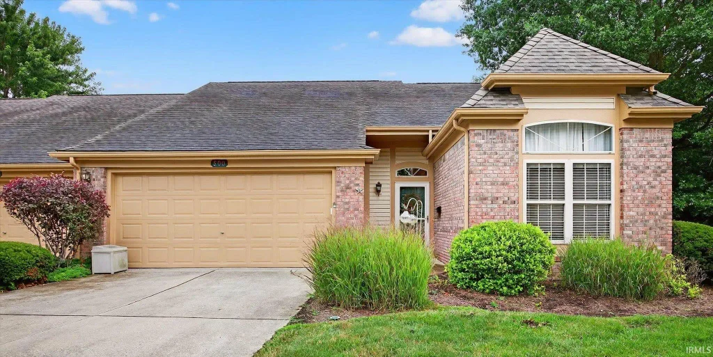 500 E Moss Creek Drive, Bloomington