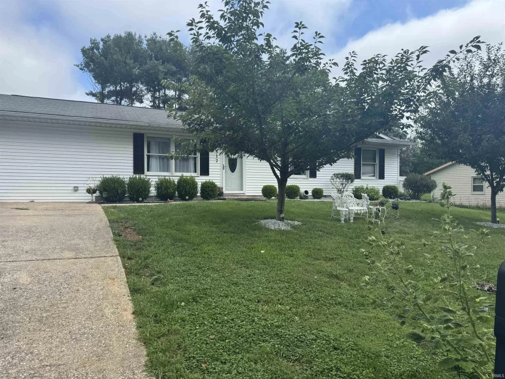 512 S Tulip Tree Court, Ellettsville