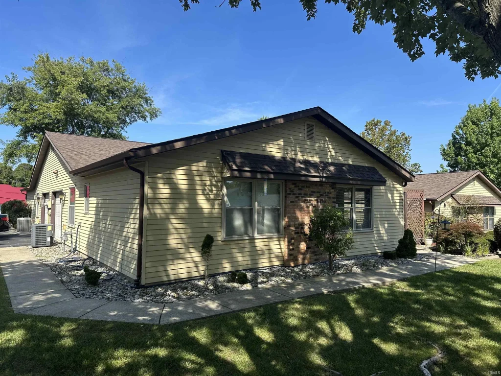 721 E Waterloo Court, Bloomington