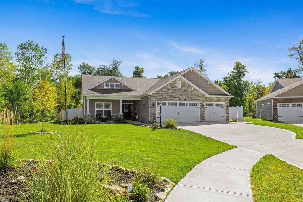 2112 Lawsons Cove, Fort Wayne