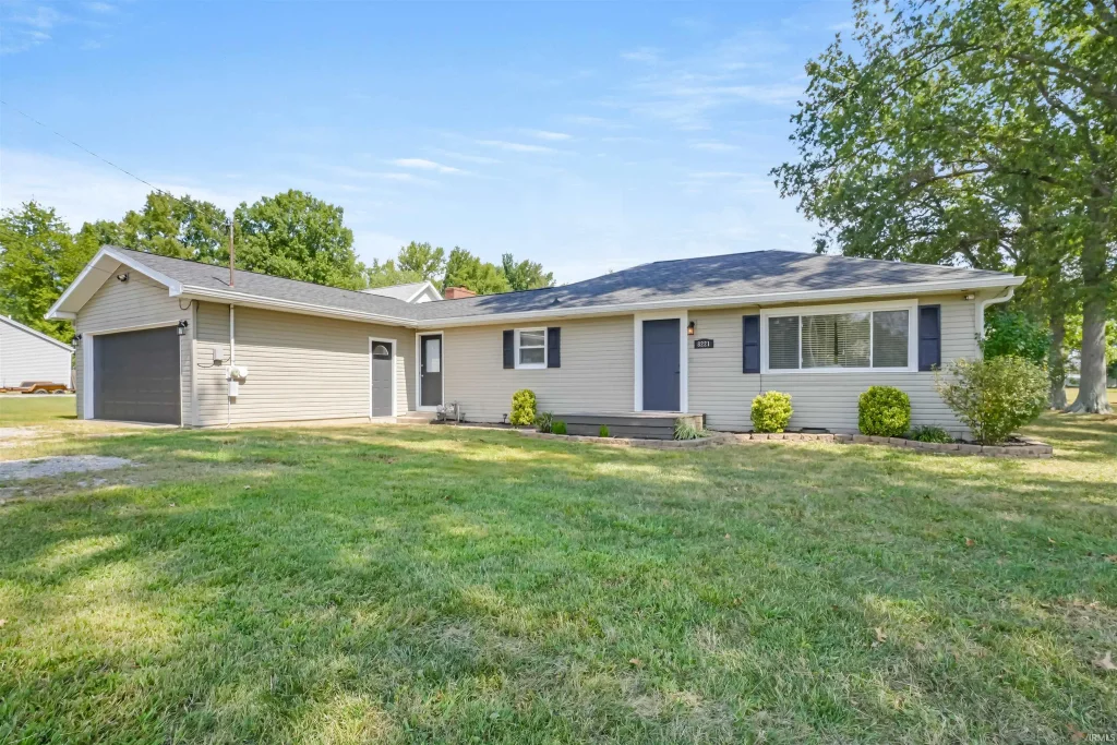 8221 N Green River Road, Evansville