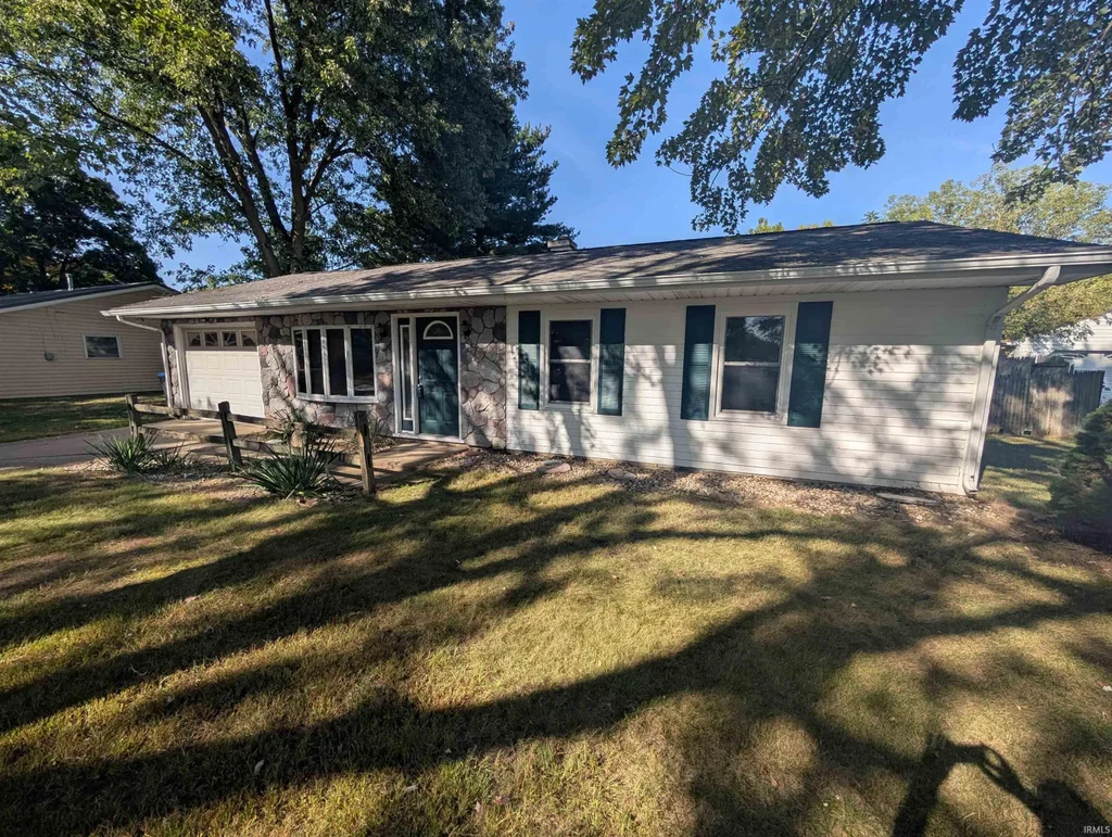 22181 Fenmore Avenue, Goshen