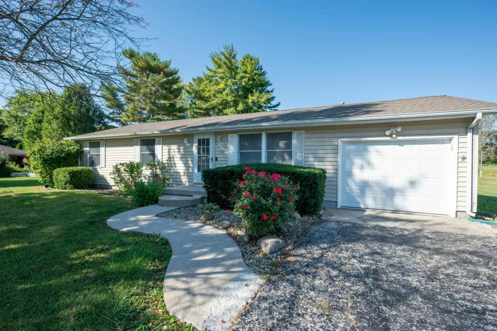 110 Greenberry Street, Sweetser