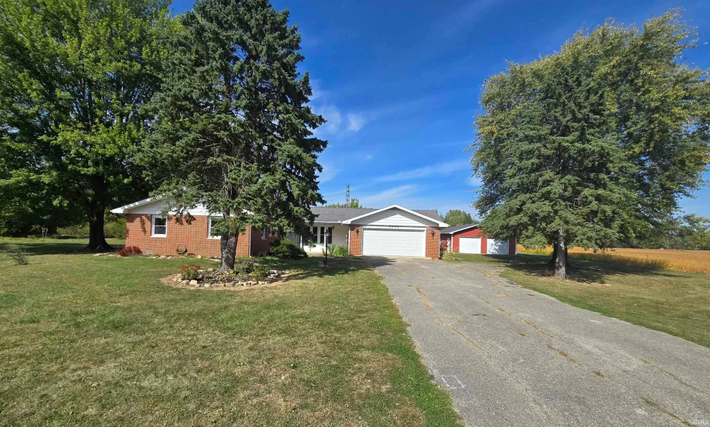 6500 W 850 N, Gaston