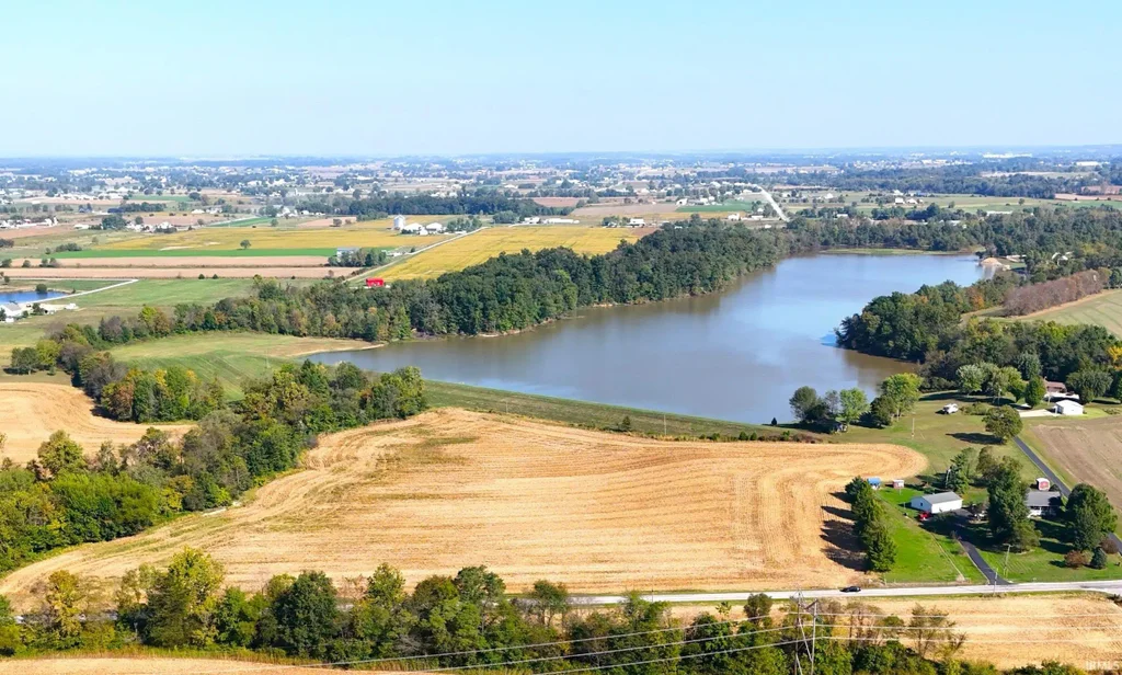 100 North Road, Montgomery