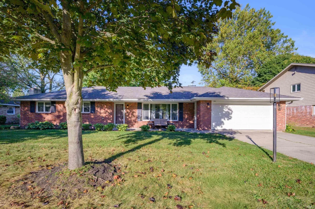 705 N Bittersweet Lane, Muncie
