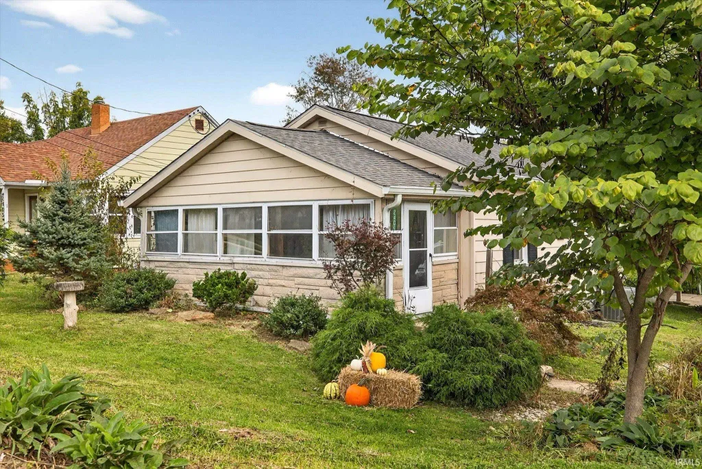 2409 S Rogers Street, Bloomington