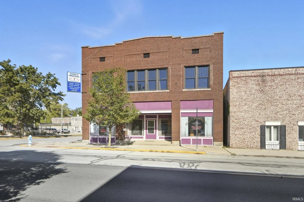 549 Warren Street, Huntington