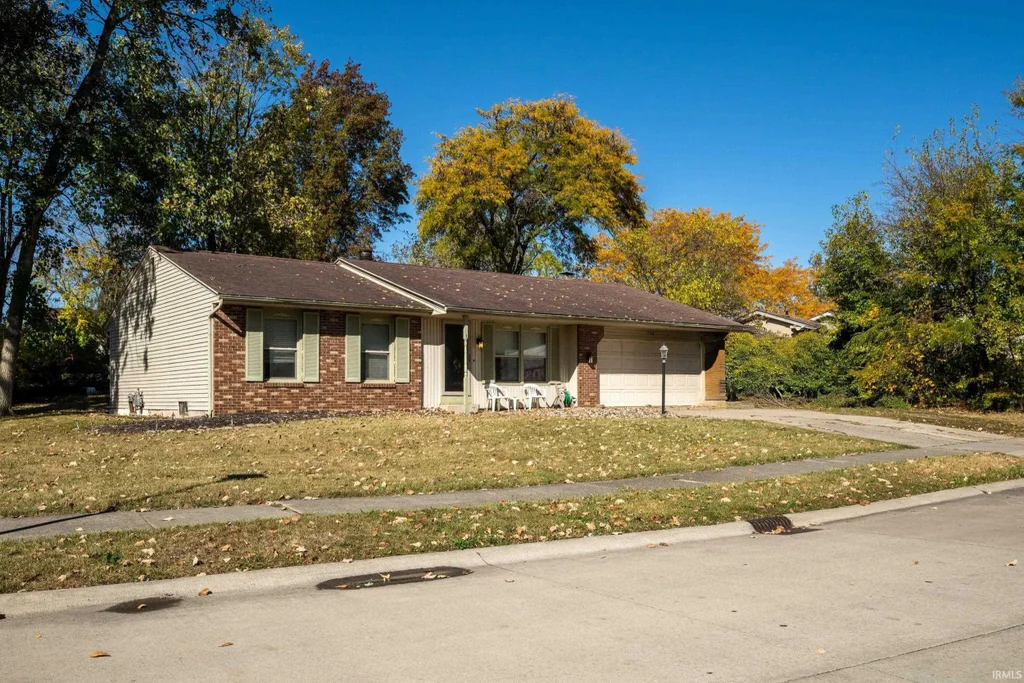 7212 Treverton Drive, Fort Wayne