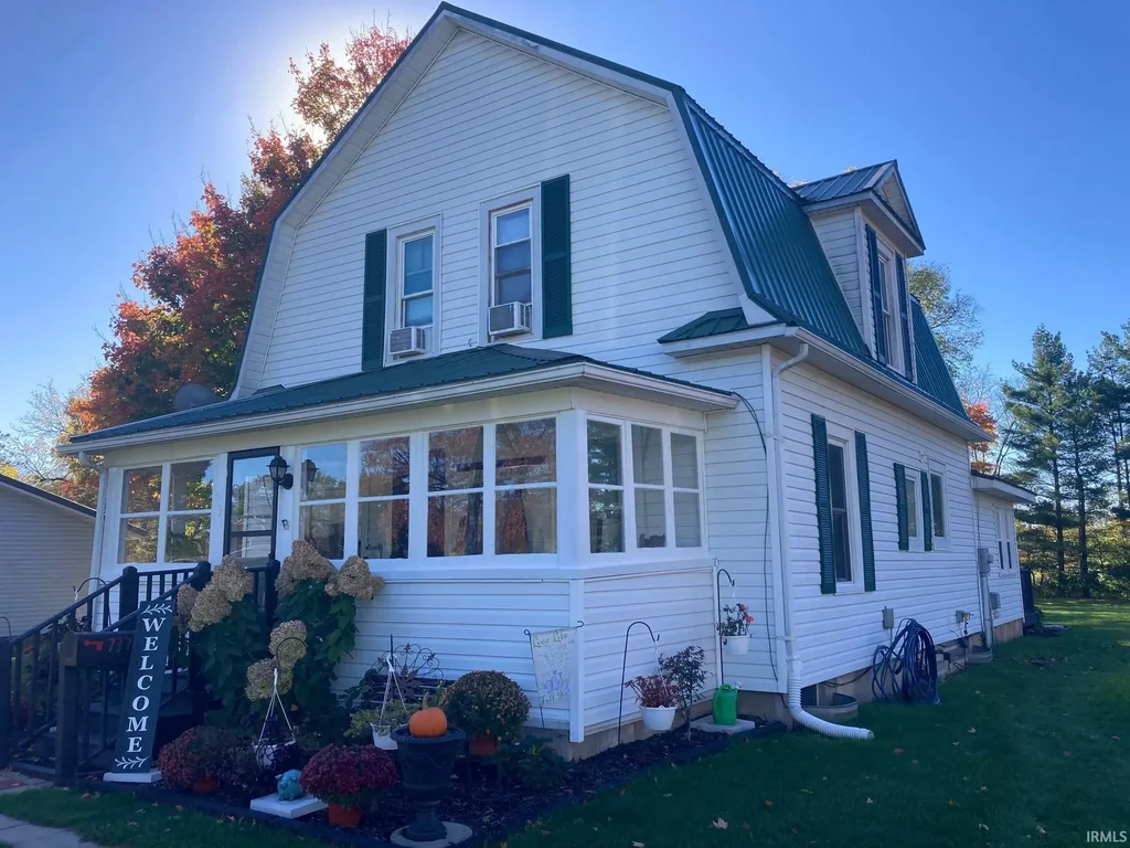 737 N Canal, Lagrange