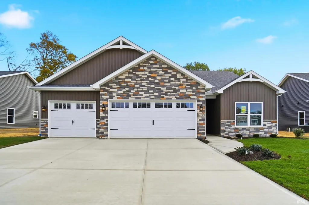 14138 Hughies Cove, Fort Wayne