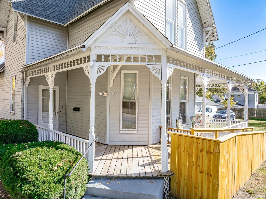 387 N Wabash Street, Wabash