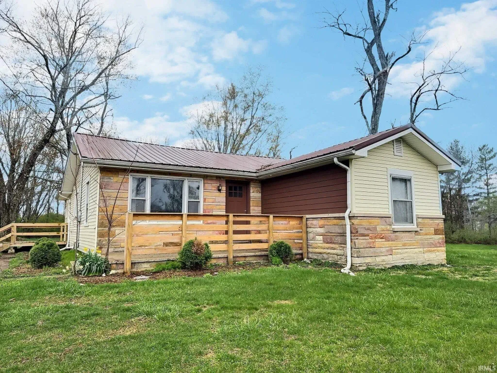 7211 W Airport Road, Bloomington