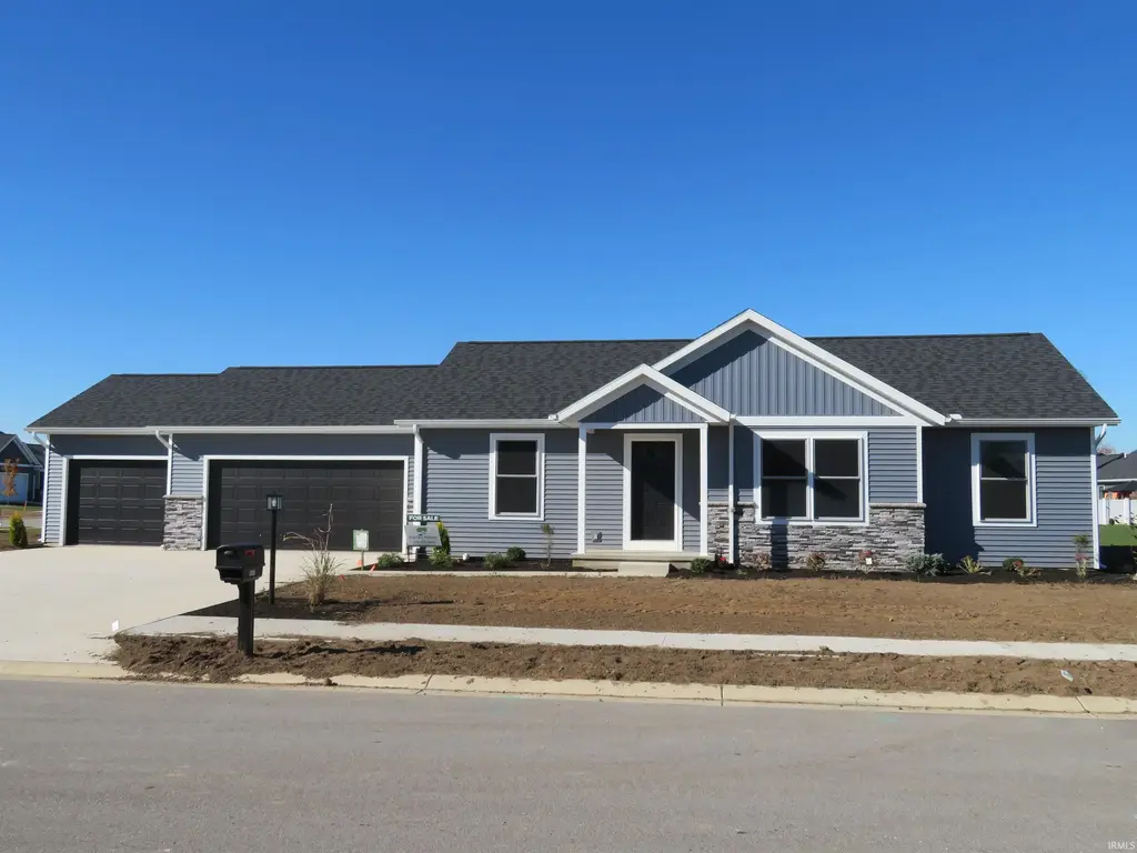 68463 Falcons Lair Lane, New Paris