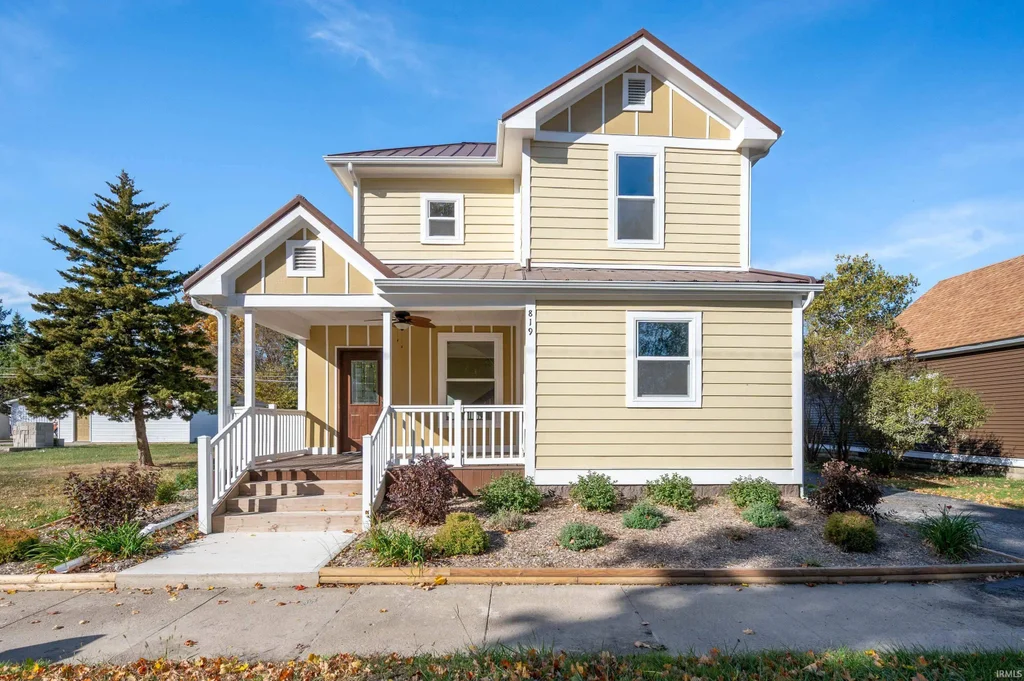 819 N Walnut Street, Hartford City