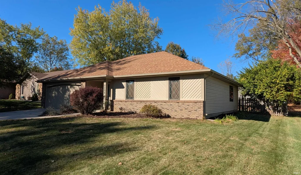 2202 Lima Valley Drive, Fort Wayne