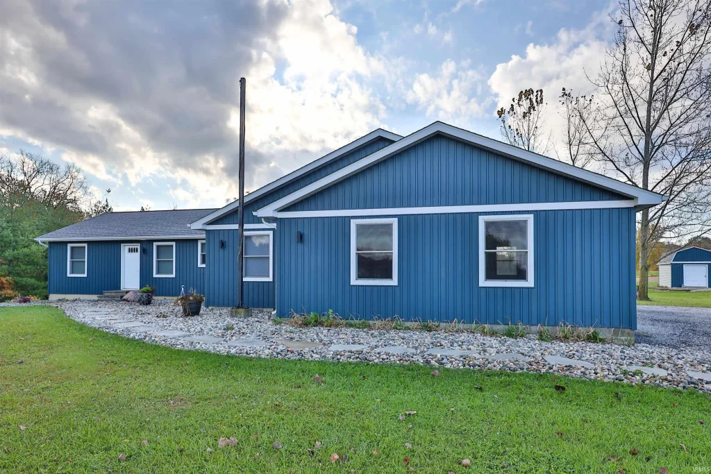 2830 E Kammerer Road, Kendallville