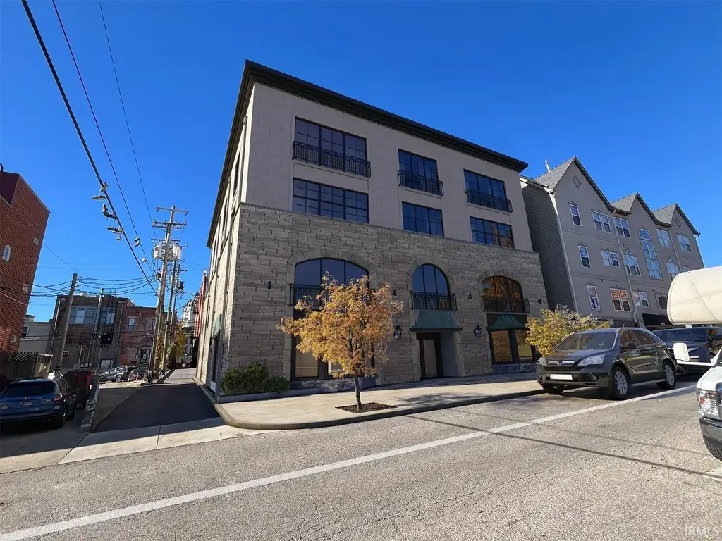 115 N Washington St Unit 302 302, Bloomington