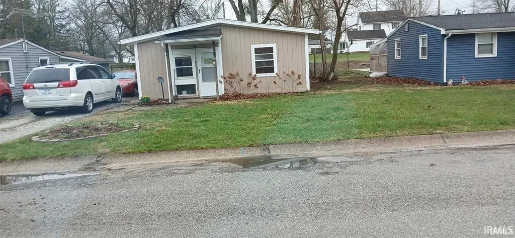 1365 Edna Street, Huntington