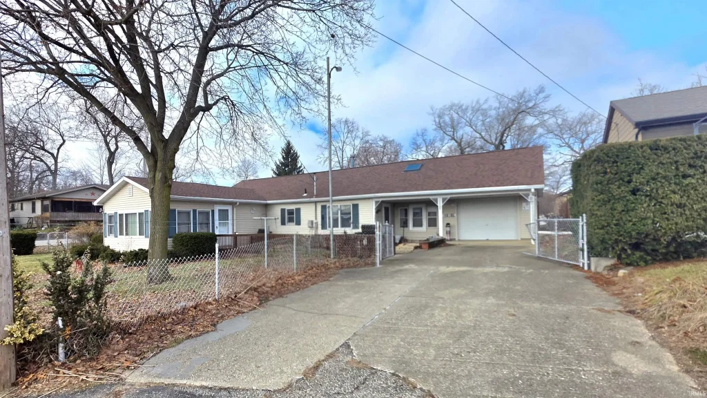 11018 E Pottawatomie Trail, Walkerton