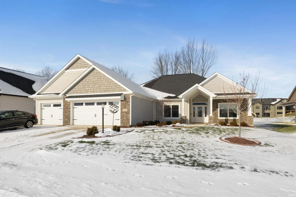 641 Sandringham Pass, Fort Wayne
